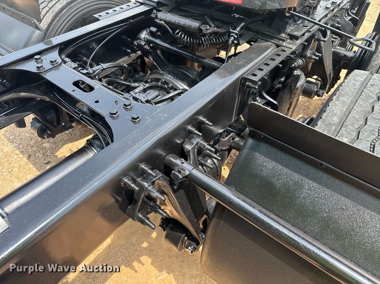 image for item YA0593 2020 International LT625 semi truck