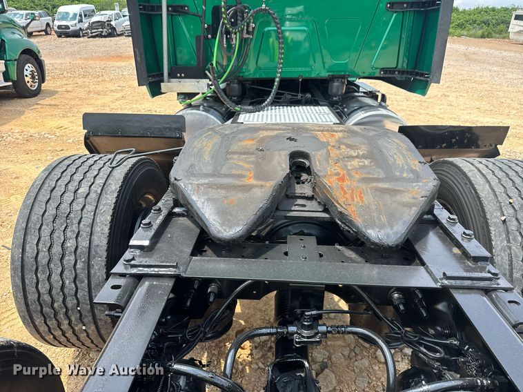 image for item YA0593 2020 International LT625 semi truck