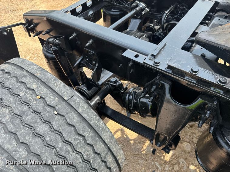 image for item YA0593 2020 International LT625 semi truck