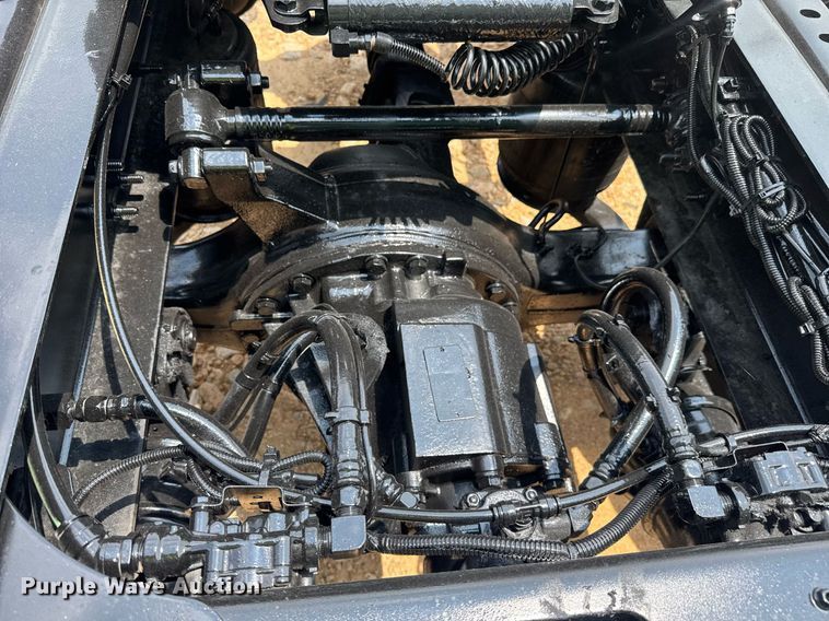 image for item YA0593 2020 International LT625 semi truck