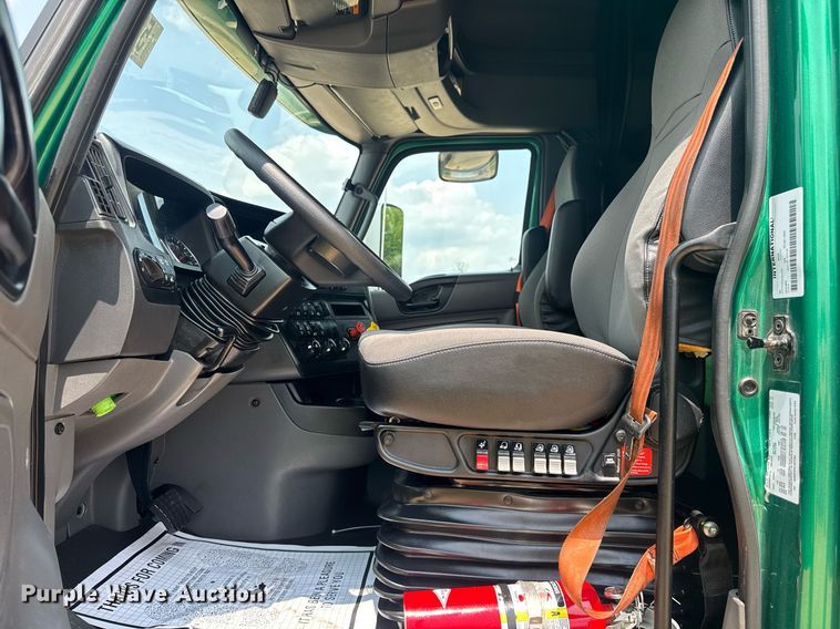 image for item YA0593 2020 International LT625 semi truck