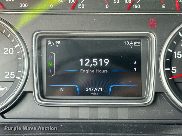 image for item YA0593 2020 International LT625 semi truck