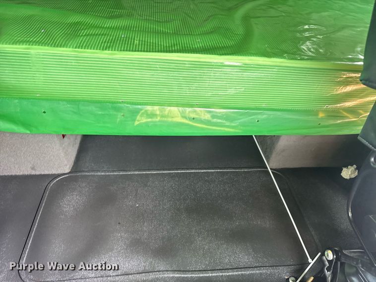 image for item YA0593 2020 International LT625 semi truck