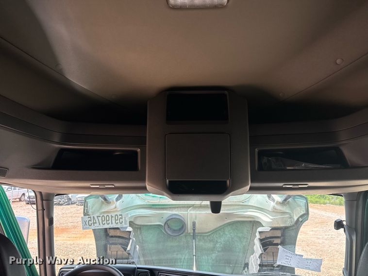 image for item YA0593 2020 International LT625 semi truck