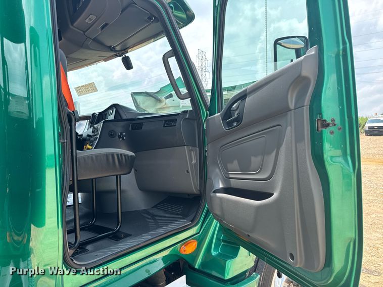 image for item YA0593 2020 International LT625 semi truck