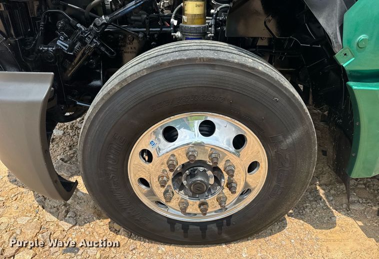 image for item YA0593 2020 International LT625 semi truck