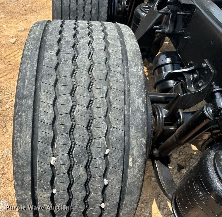 image for item YA0593 2020 International LT625 semi truck