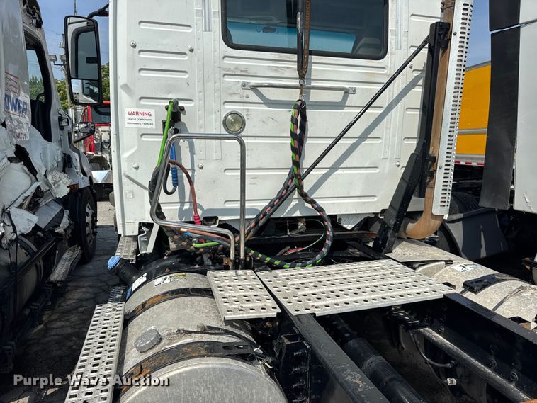 image for item YA0611 2016 Volvo VNL semi truck