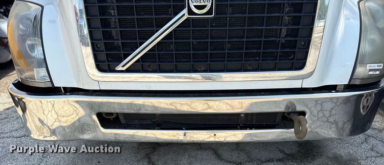 image for item YA0611 2016 Volvo VNL semi truck