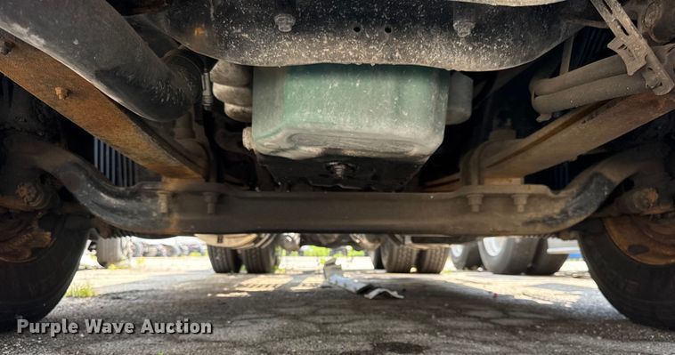 image for item YA0611 2016 Volvo VNL semi truck