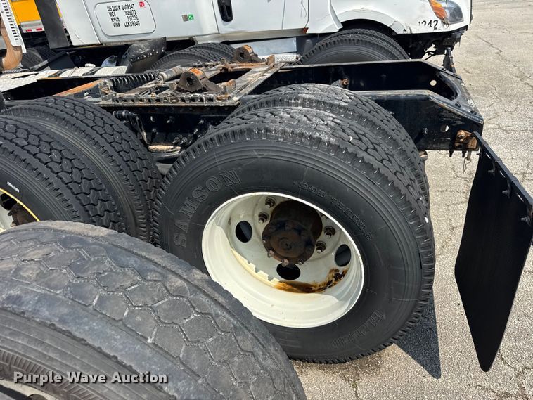 image for item YA0611 2016 Volvo VNL semi truck