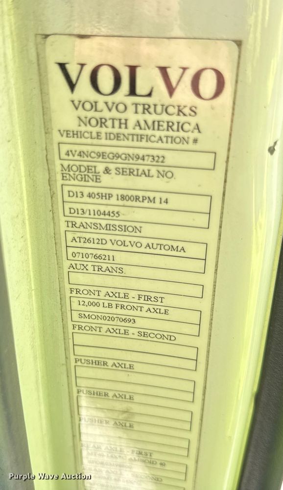 image for item YA0611 2016 Volvo VNL semi truck