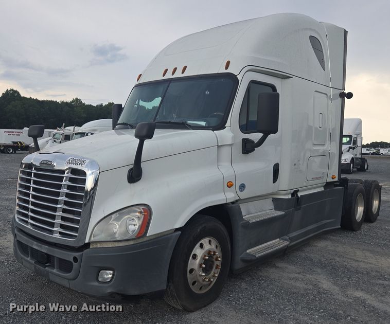 CAMIóN CAMAROTE 2016 FREIGHTLINER