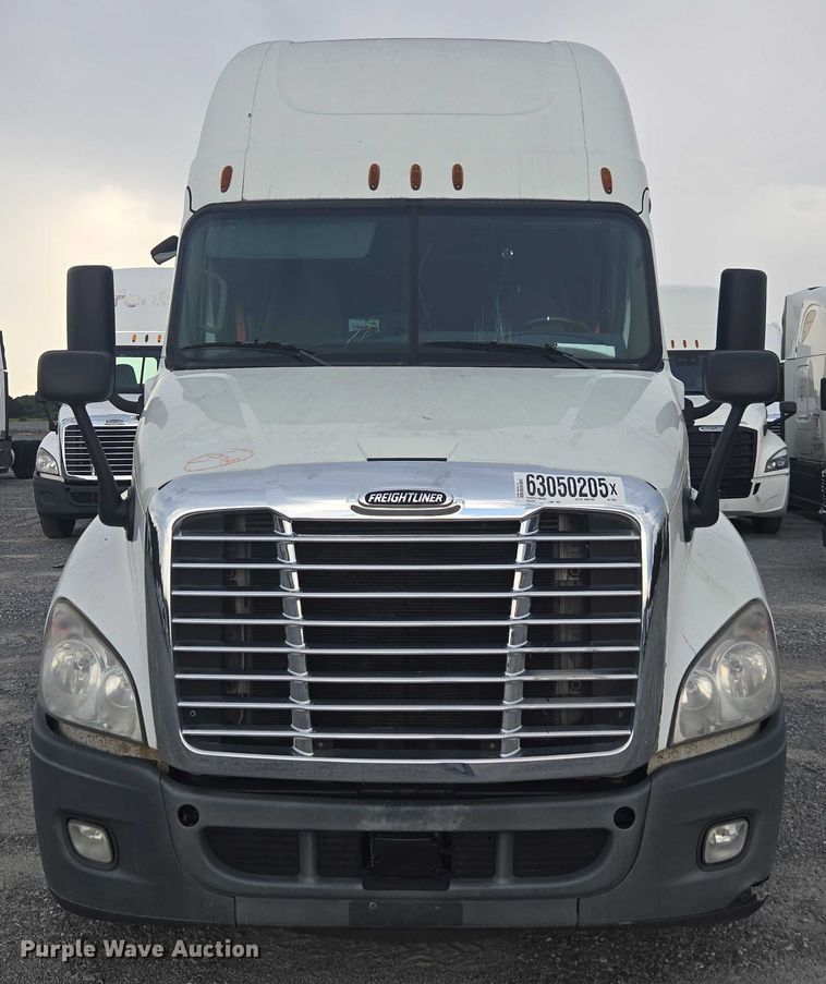 CAMIóN CAMAROTE 2016 FREIGHTLINER