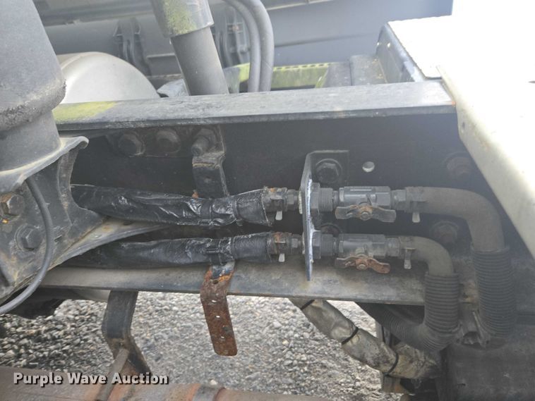 image for item YA0691 2016 Freightliner Cascadia semi truck