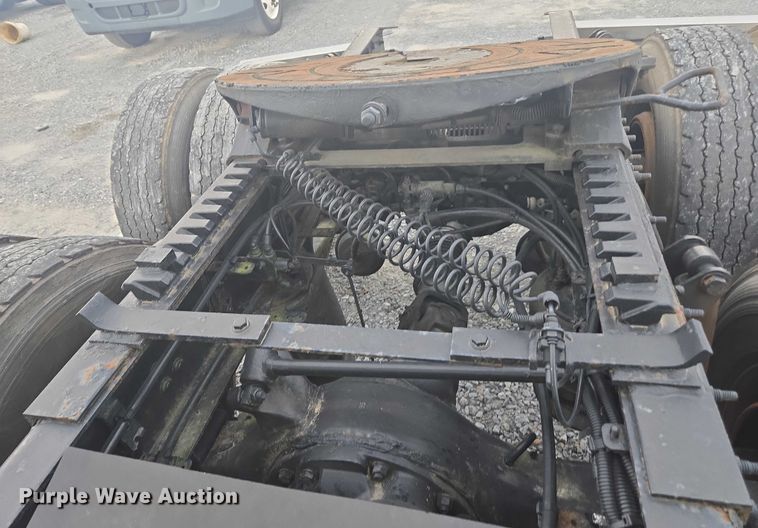 image for item YA0691 2016 Freightliner Cascadia semi truck