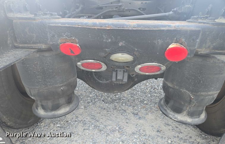 image for item YA0691 2016 Freightliner Cascadia semi truck