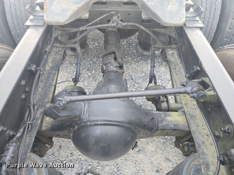 image for item YA0691 2016 Freightliner Cascadia semi truck