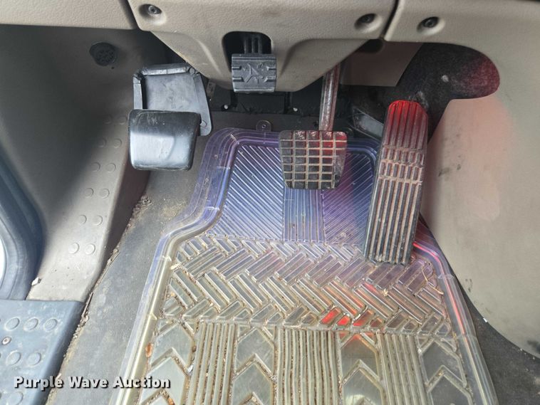 image for item YA0691 2016 Freightliner Cascadia semi truck