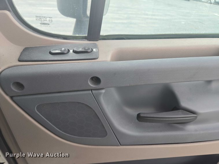 image for item YA0691 2016 Freightliner Cascadia semi truck