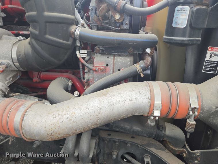 image for item YA0691 2016 Freightliner Cascadia semi truck