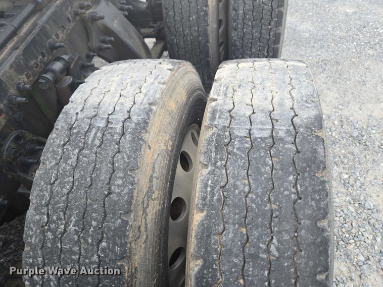 image for item YA0691 2016 Freightliner Cascadia semi truck