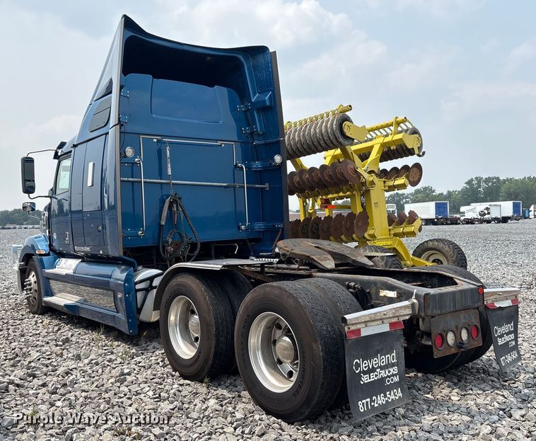 image for item YA0692 2019 Western Star  5700 semi truck