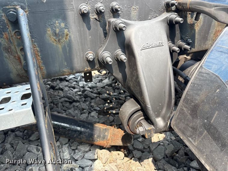 image for item YA0692 2019 Western Star  5700 semi truck