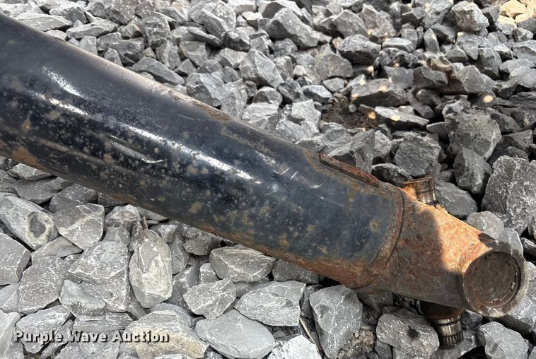 image for item YA0692 2019 Western Star  5700 semi truck