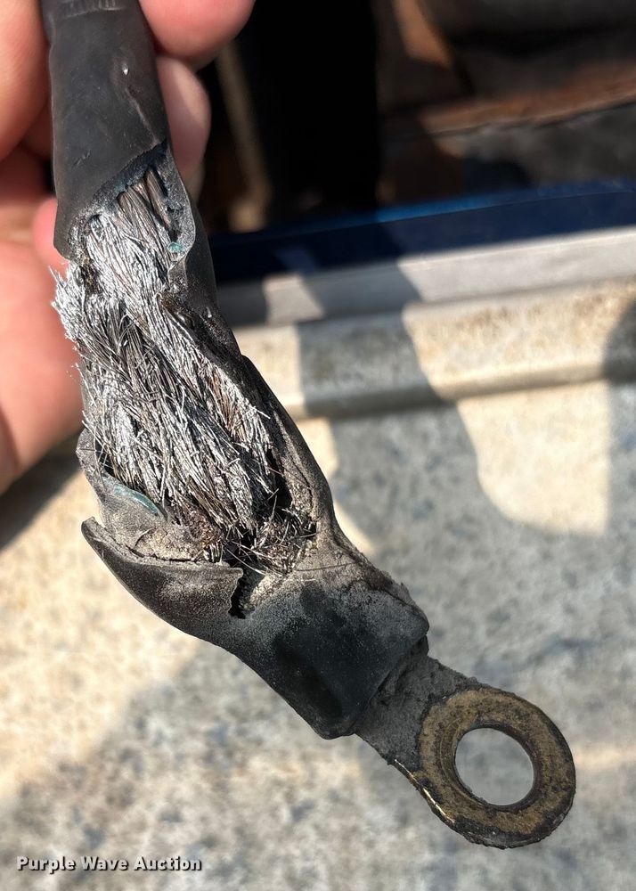 image for item YA0692 2019 Western Star  5700 semi truck