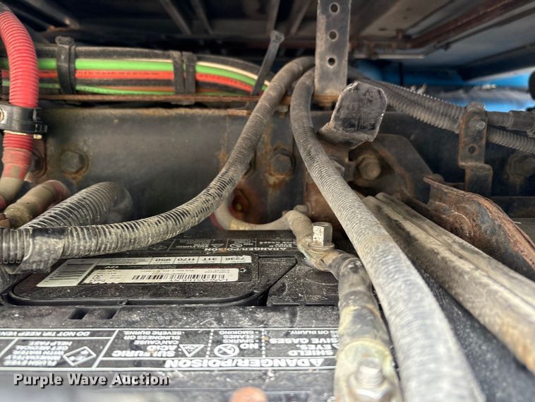 image for item YA0692 2019 Western Star  5700 semi truck