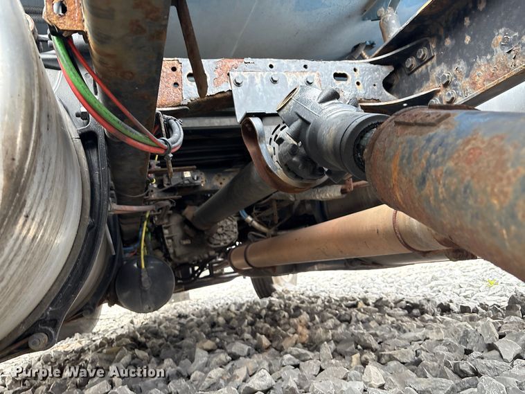 image for item YA0692 2019 Western Star  5700 semi truck