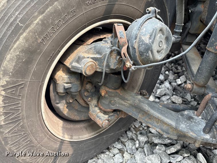 image for item YA0692 2019 Western Star  5700 semi truck