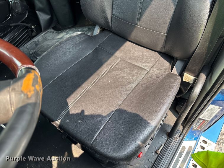 image for item YA0692 2019 Western Star  5700 semi truck