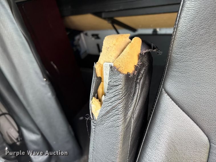 image for item YA0692 2019 Western Star  5700 semi truck