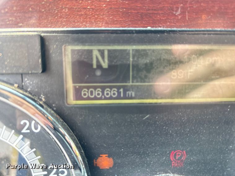 image for item YA0692 2019 Western Star  5700 semi truck