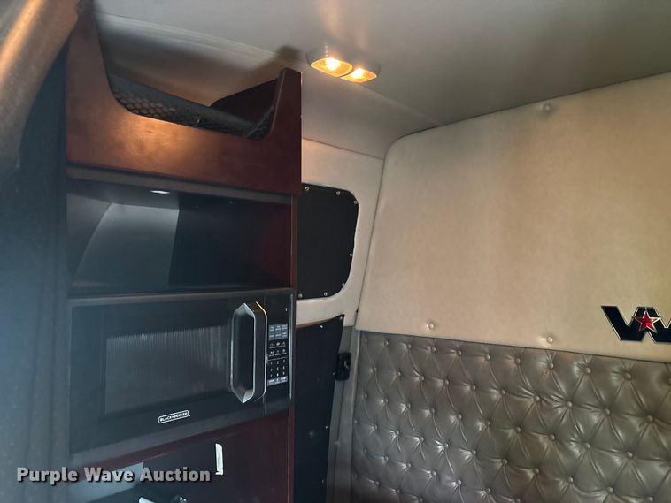 image for item YA0692 2019 Western Star  5700 semi truck