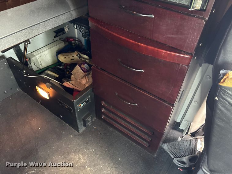 image for item YA0692 2019 Western Star  5700 semi truck