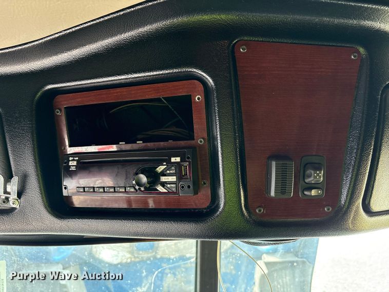 image for item YA0692 2019 Western Star  5700 semi truck