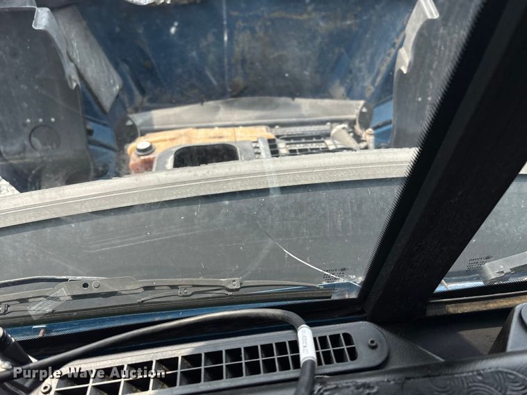 image for item YA0692 2019 Western Star  5700 semi truck