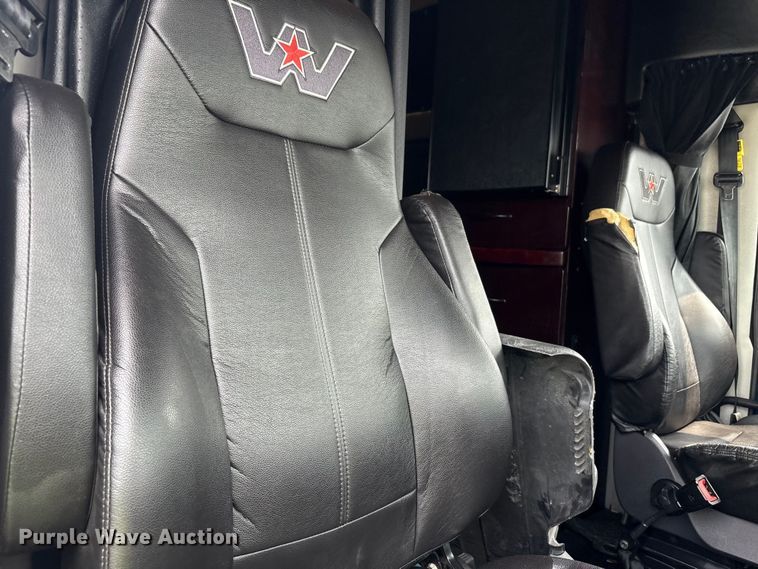 image for item YA0692 2019 Western Star  5700 semi truck