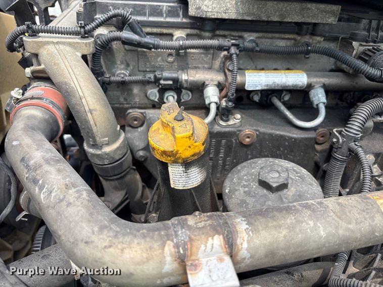 image for item YA0692 2019 Western Star  5700 semi truck