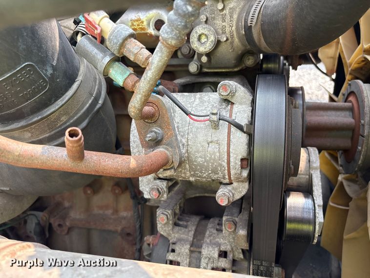 image for item YA0692 2019 Western Star  5700 semi truck