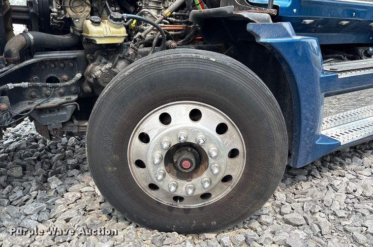 image for item YA0692 2019 Western Star  5700 semi truck