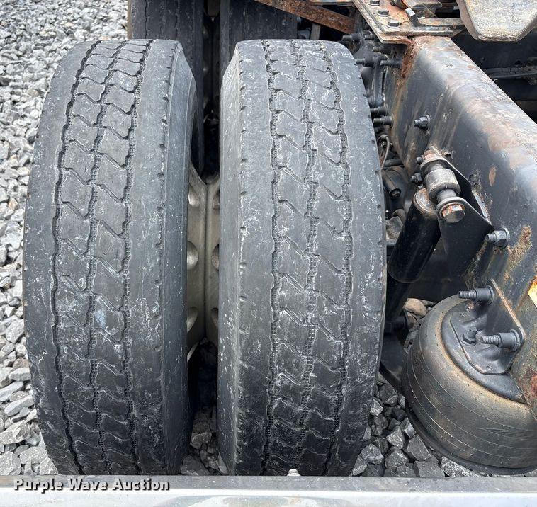 image for item YA0692 2019 Western Star  5700 semi truck