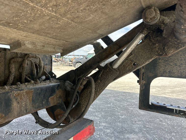 image for item YA0693 2014 Freightliner  Business class M2 box truck