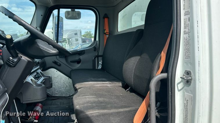 image for item YA0693 2014 Freightliner  Business class M2 box truck