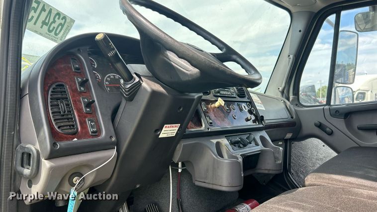 image for item YA0693 2014 Freightliner  Business class M2 box truck