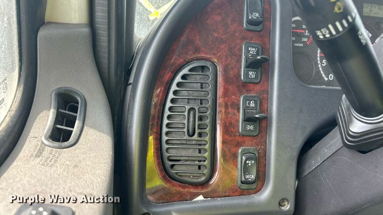 image for item YA0693 2014 Freightliner  Business class M2 box truck