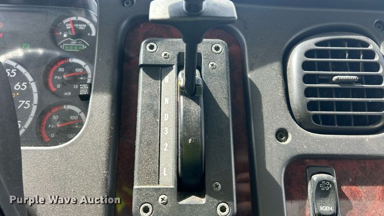 image for item YA0693 2014 Freightliner  Business class M2 box truck